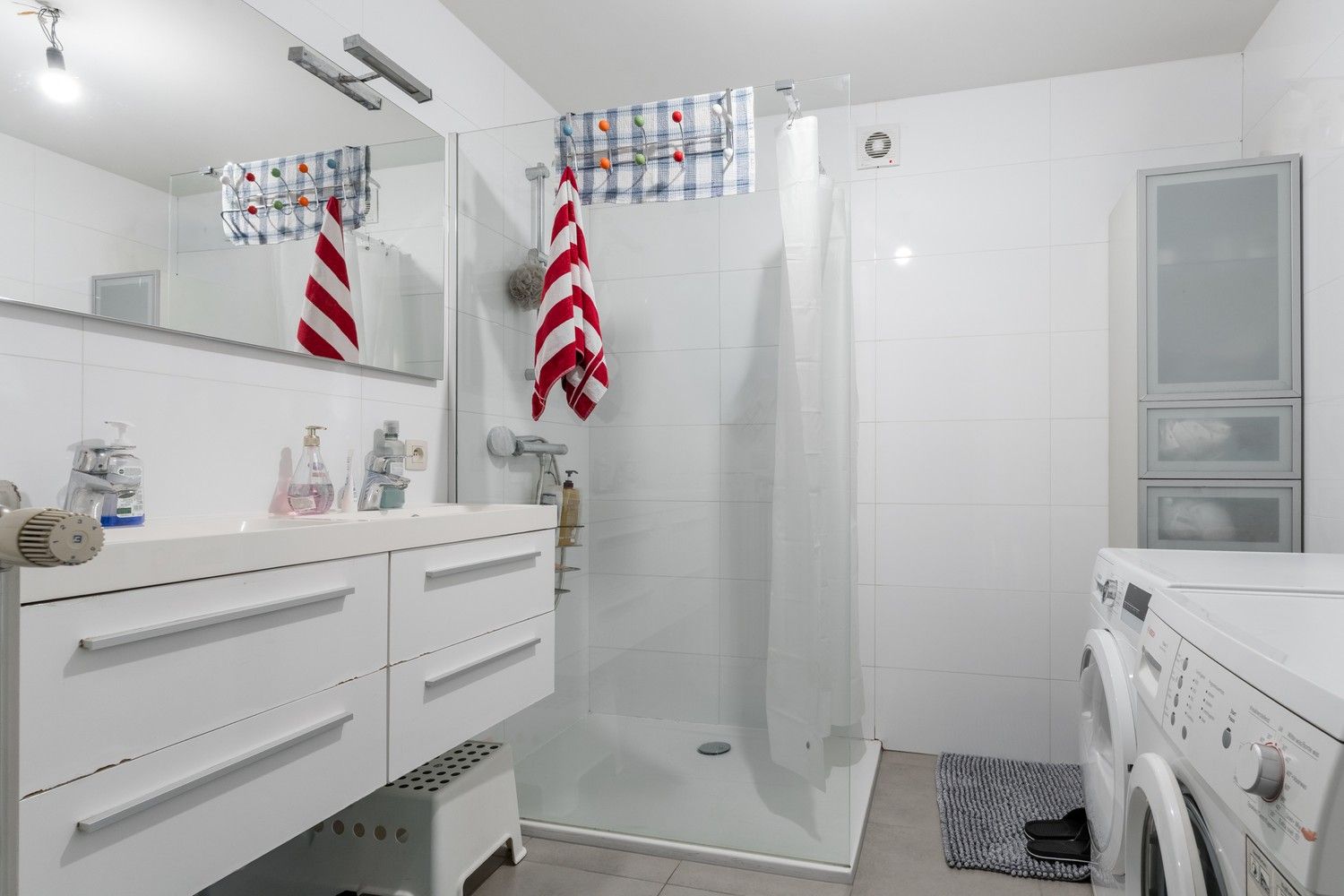 Ruim en energiezuinig appartement met garagebox in het centrum van Pelt foto 10