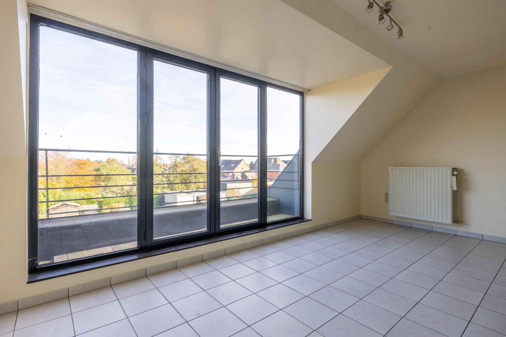 Super gezellig duplex app met 1 slk, klein terrasje en autostaanplaats  foto 2