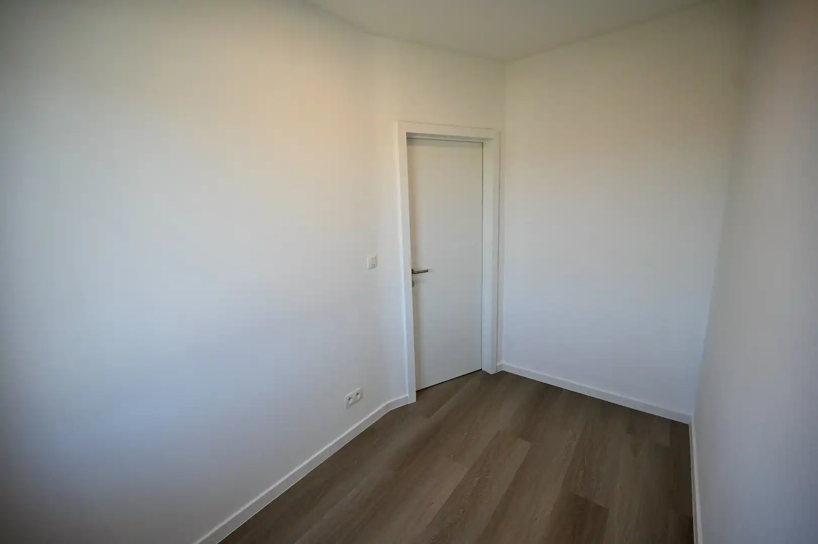 KNAP GERENOVEERD KNUS 2-SLAAPKAMER APPARTEMENT foto 7
