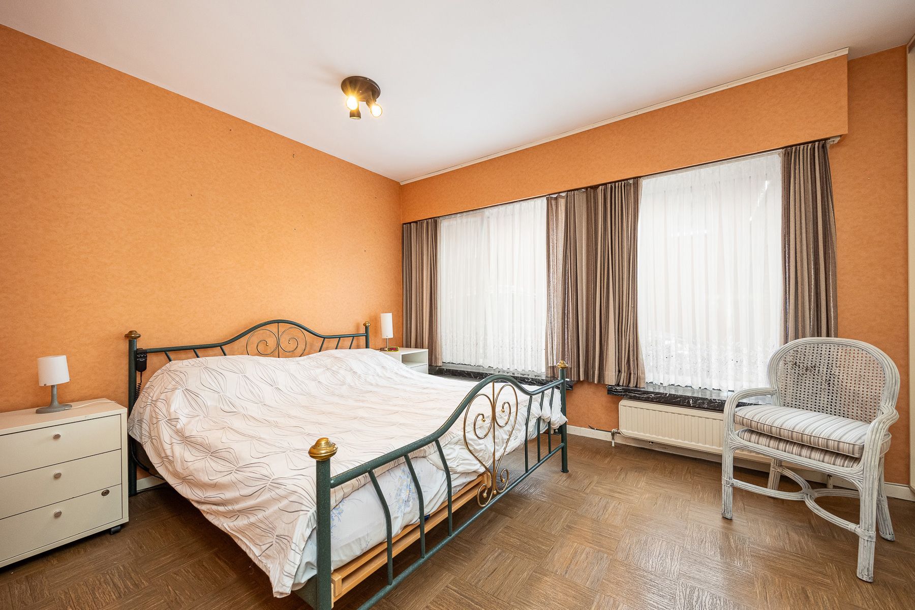 Het betreft een gerenoveerde laagbouwwoning in het centrum van Oud-Turnhout op een perceel van ca 600 m². foto 10