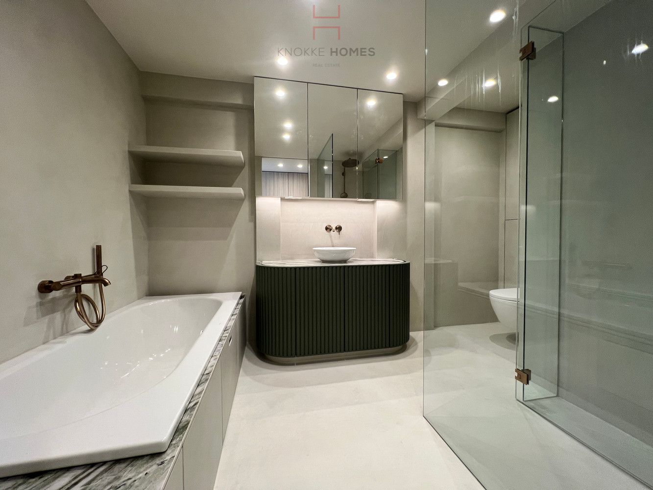 Luxueus gerenoveerd hoekappartement met riant zonneterras in Duinbergen foto 16