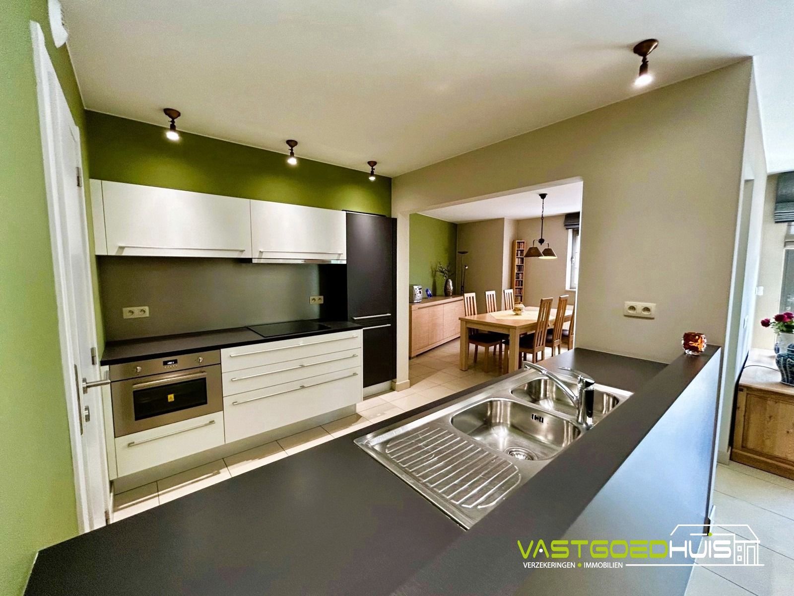 Prachtig appartement met terras en garage in centrum Ninove foto 10