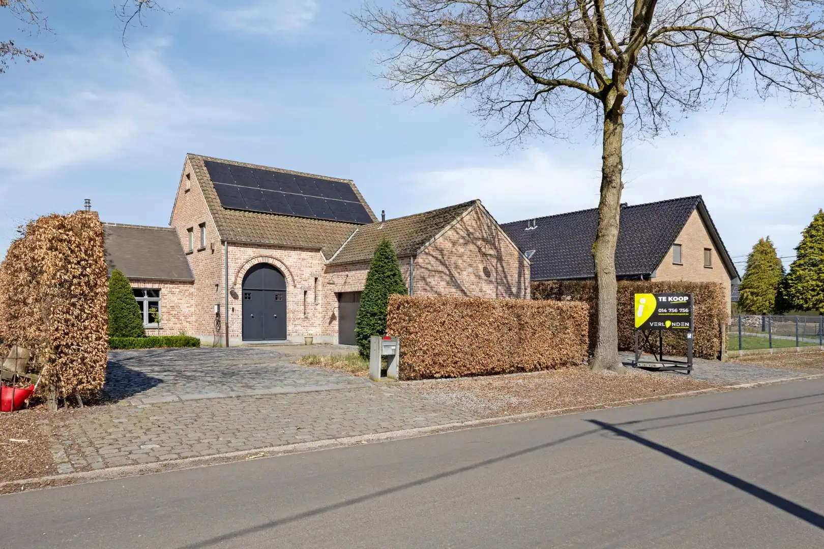 Landelijke woning met 3 slpks en poolhouse, rustig gelegen op 780 m² te Beverlo ! foto {{pictureIndex}}