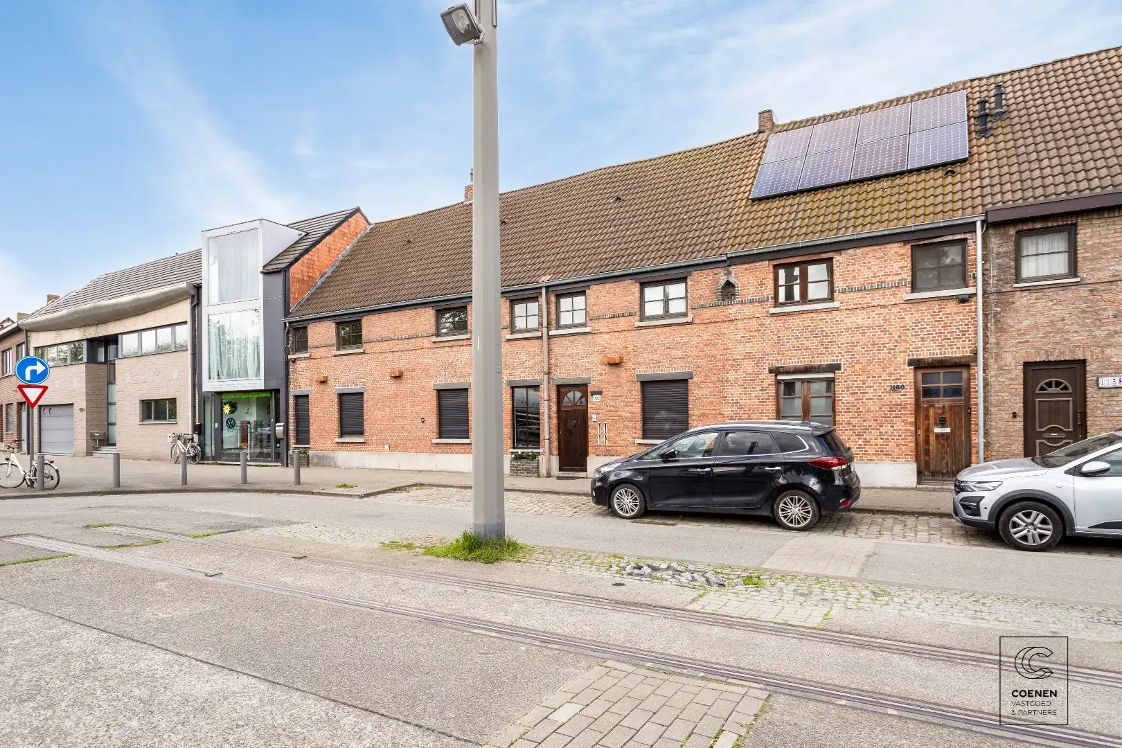 OPBRENGSTEIGENDOM bestaande uit twee appartementen en twee studio's op een perceel van 568 m2 gelegen op een uitstekende locatie te Hoboken foto 2