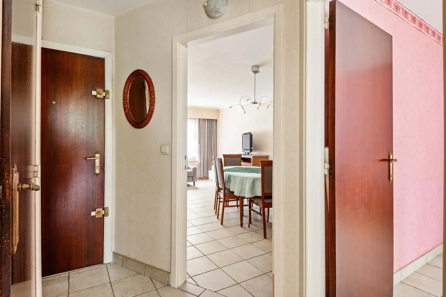 Instapklaar gelijkvloers appartement met zonnige tuin op rustige ligging in Deurne. foto 11