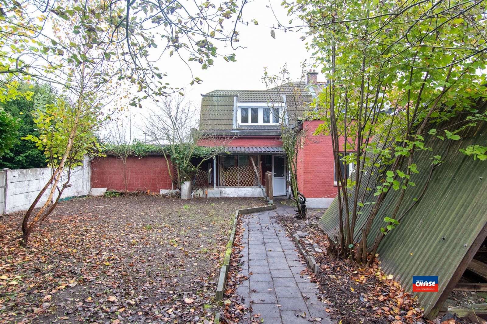 HOB met 3 slaapkamers, tuin en garage foto 8