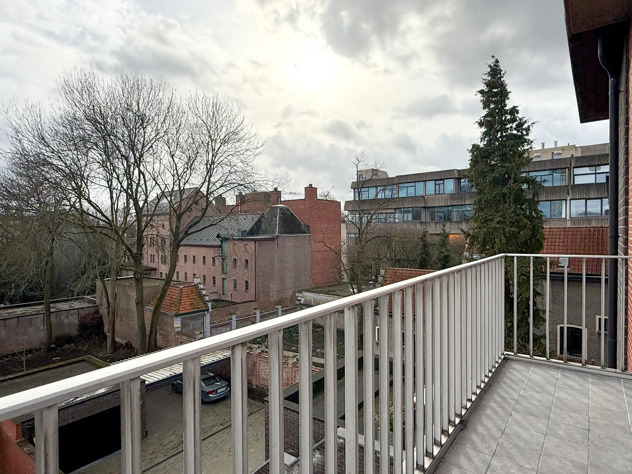 Appartement met 2 slaapkamers op topligging aan de Grote Markt in Beveren foto 12