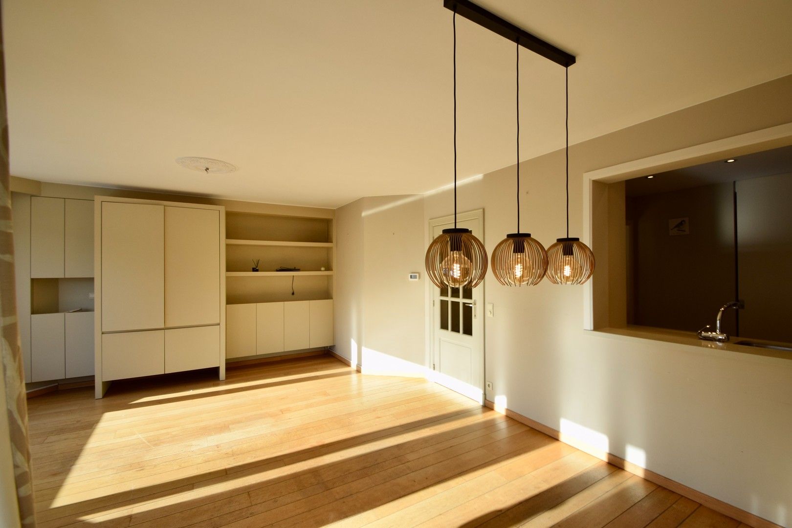 Twee slaapkamer appartement met terras gelegen aan het Alfred Verweeplein, centrum Knokke. foto 6