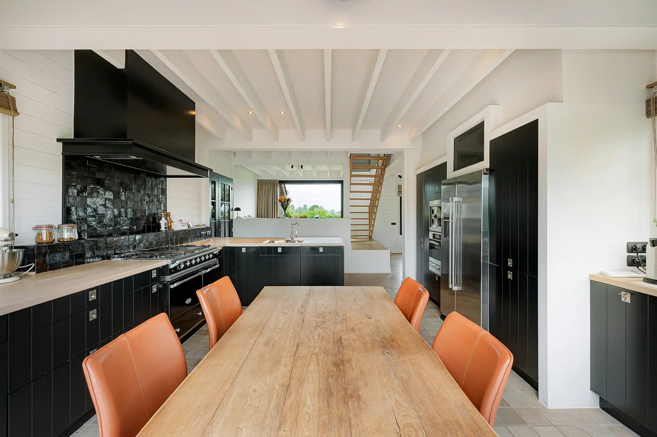 Exclusieve villa met zwembad en panoramisch polderzicht foto 10