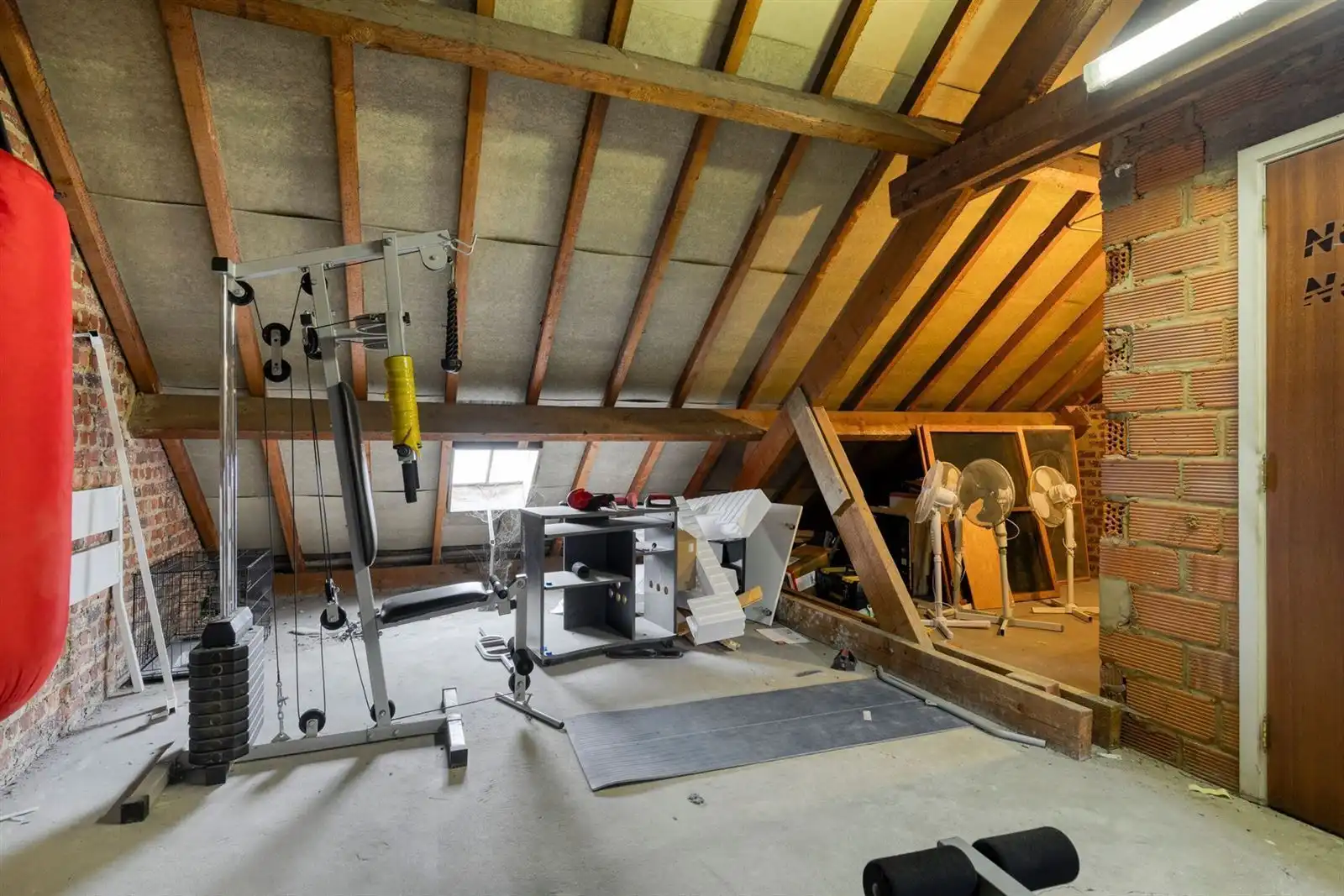 Ruime woning met 4 slaapkamers te Huizingen foto 21