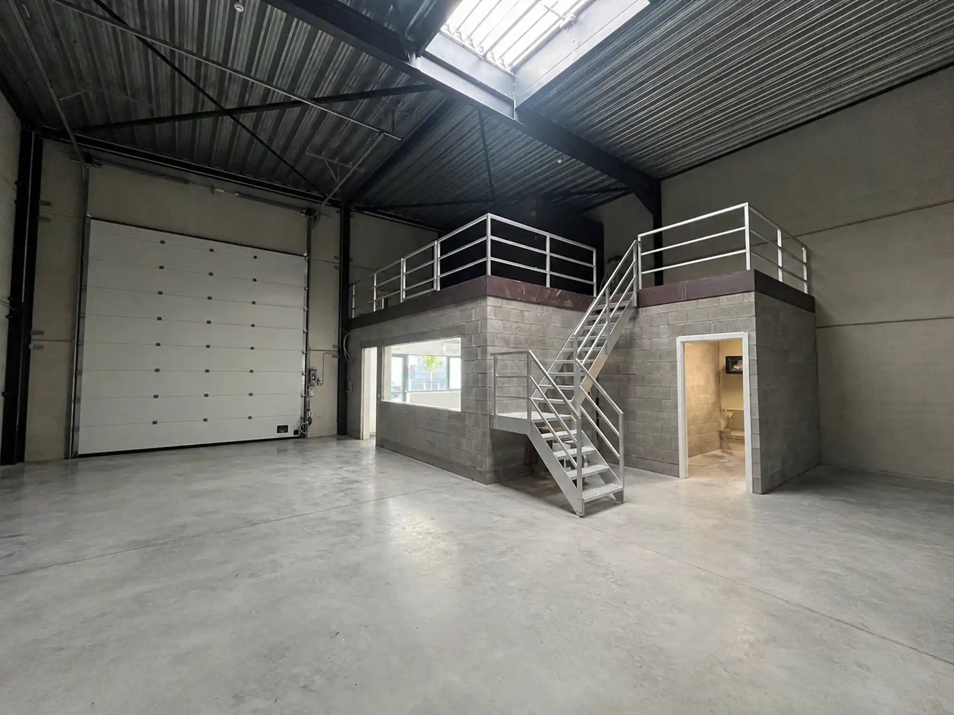 Nieuwbouw KMO-unit te huur op bedrijvenpark  'La Brique' foto 5