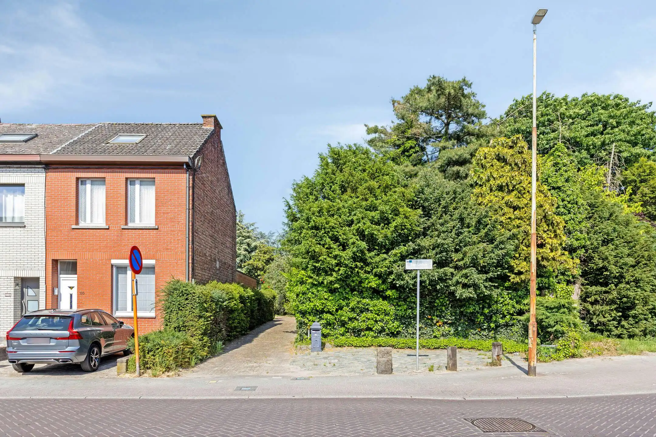 Deels te renoveren villa of tweewoonst met parktuin in Boom foto 4