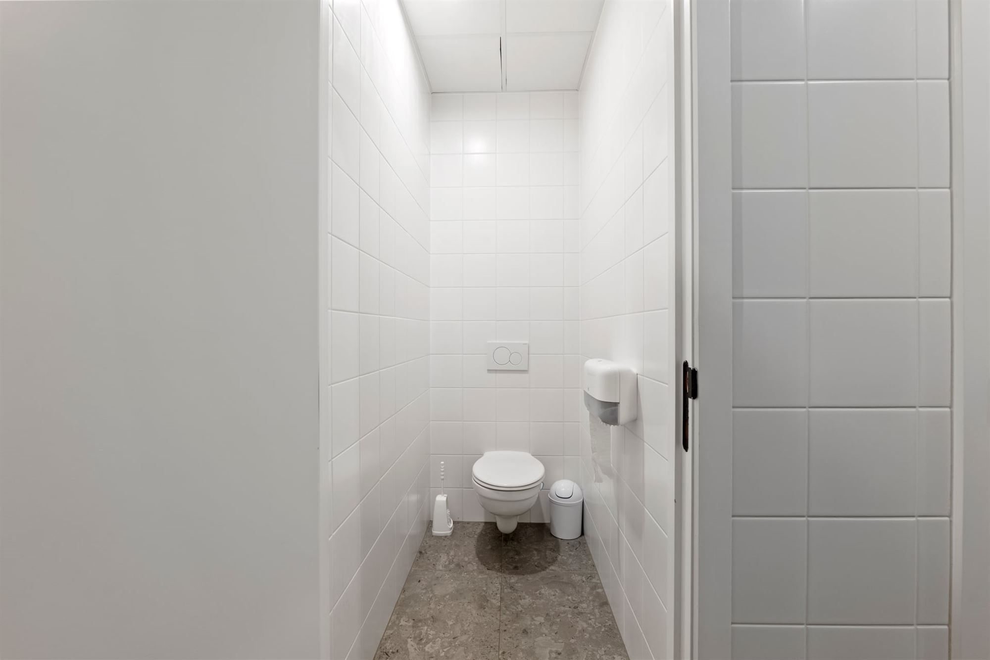 RUIME INSTAPKLARE HANDELSRUIMTE IN HET HARTJE VAN HASSELT  foto 32