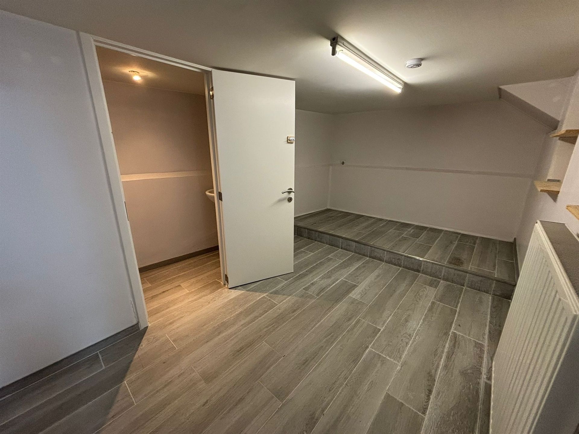 Handelsgelijkvloers in centrum Strombeek foto 6