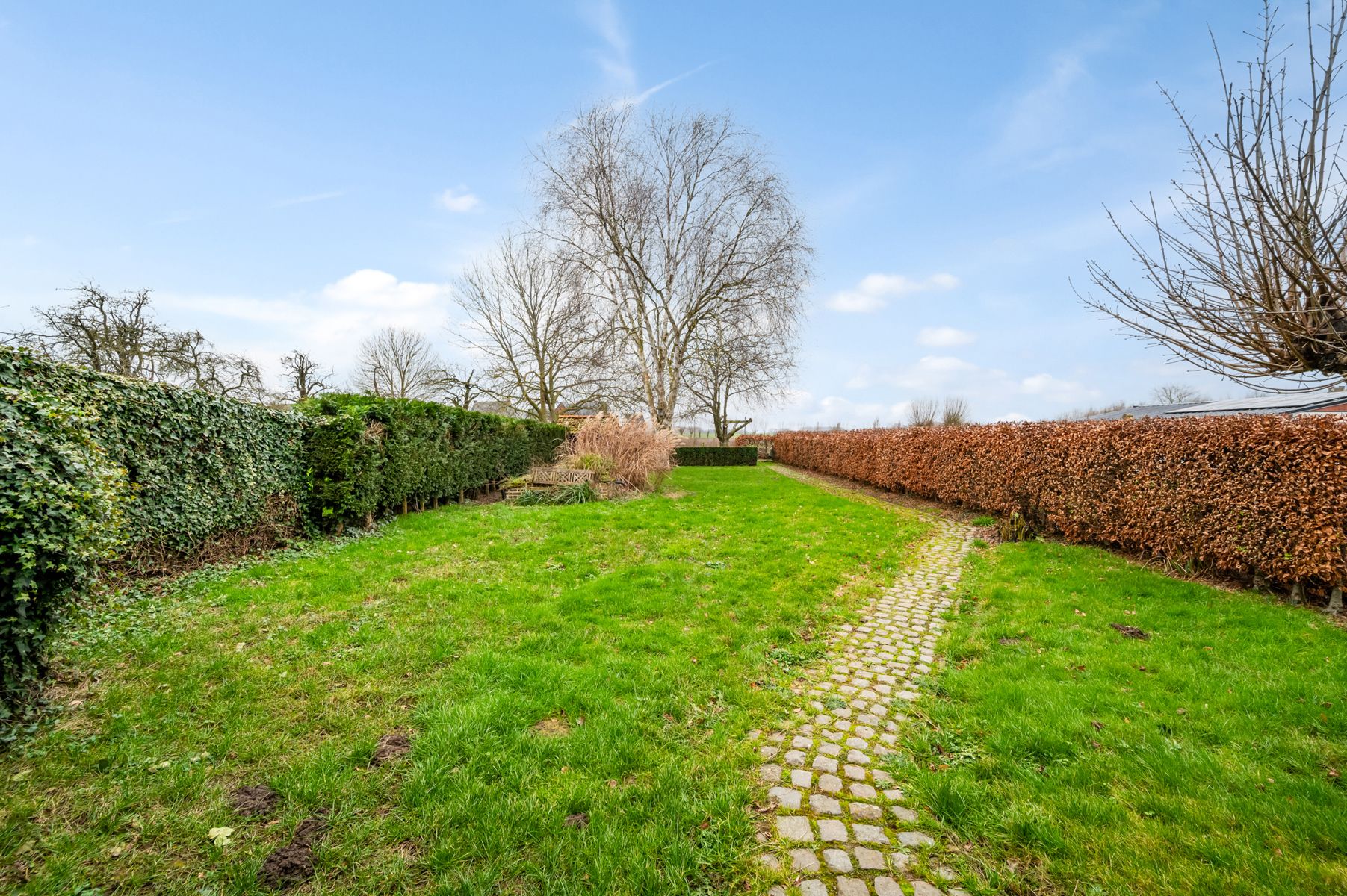 Charmant gerenoveerd hoevetje met binnenkoer & ruime tuin! foto 32