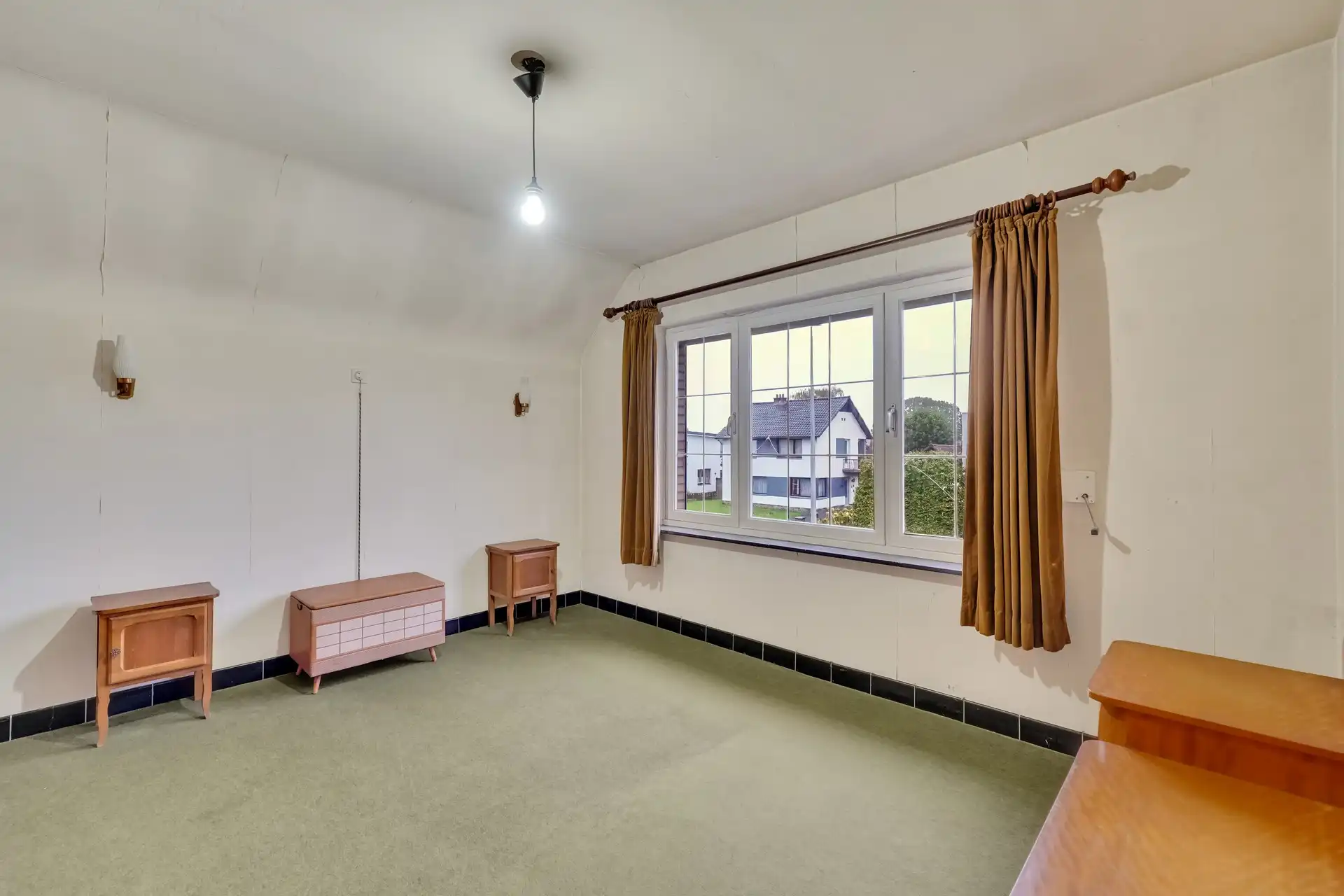 DEGELIJKE WONING BOORDEVOL POTENTIEEL IN DOODLOPENDE STRAAT foto 16
