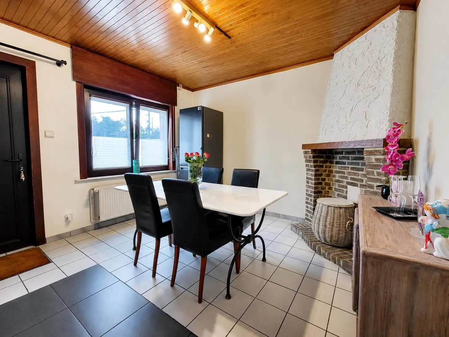 Charmante woning met 3 slaapkamers in centrum Zottegem. foto 3