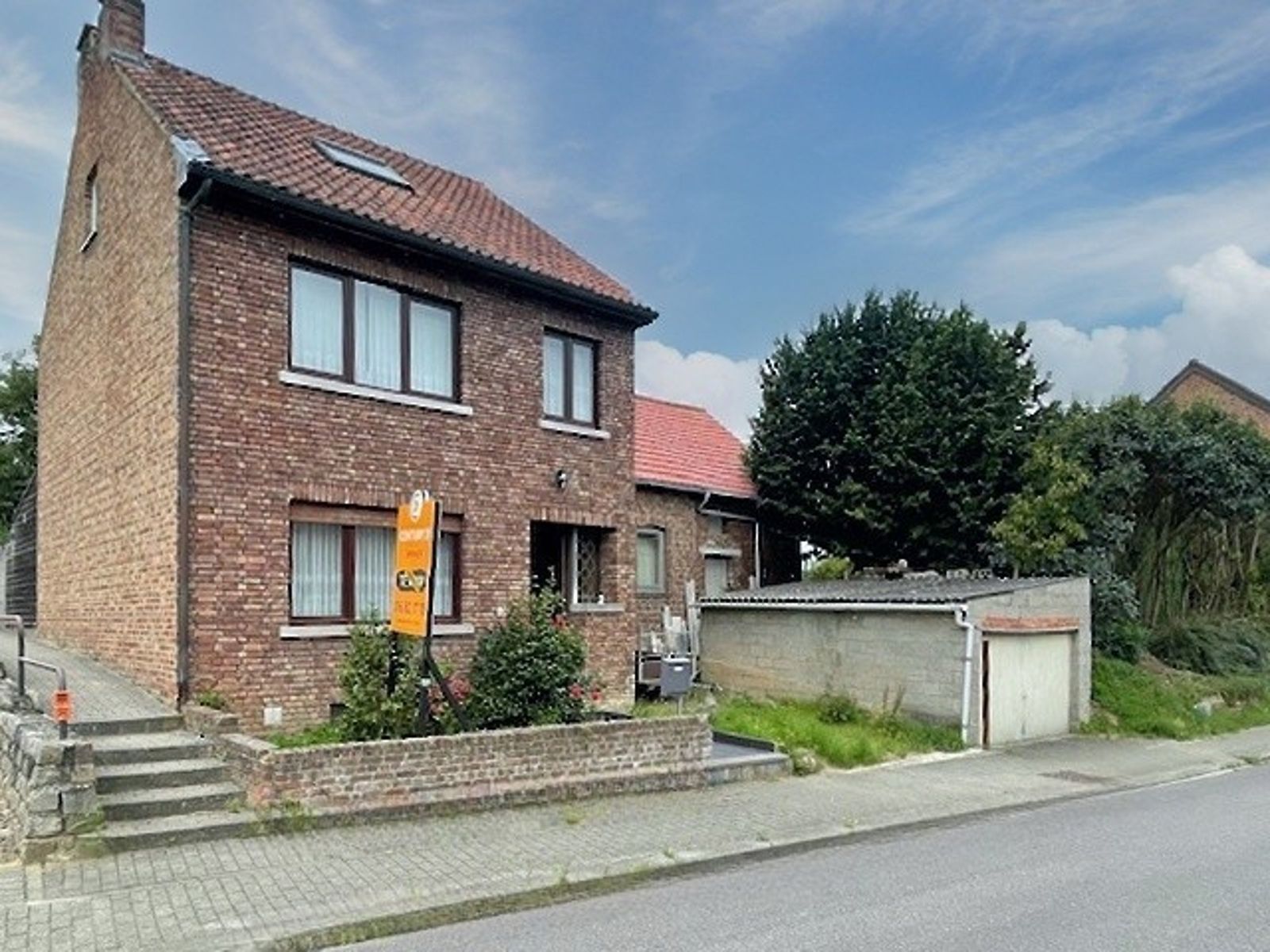 Hoofdfoto van de publicatie: Woning -  4 slpks - tuin en bijgebouw 
