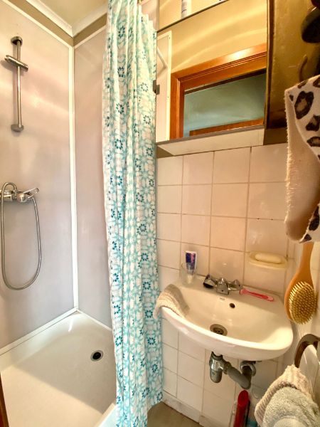 LICHTRIJK EENSLAAPKAMERAPPARTEMENT TE ZELZATE foto 3