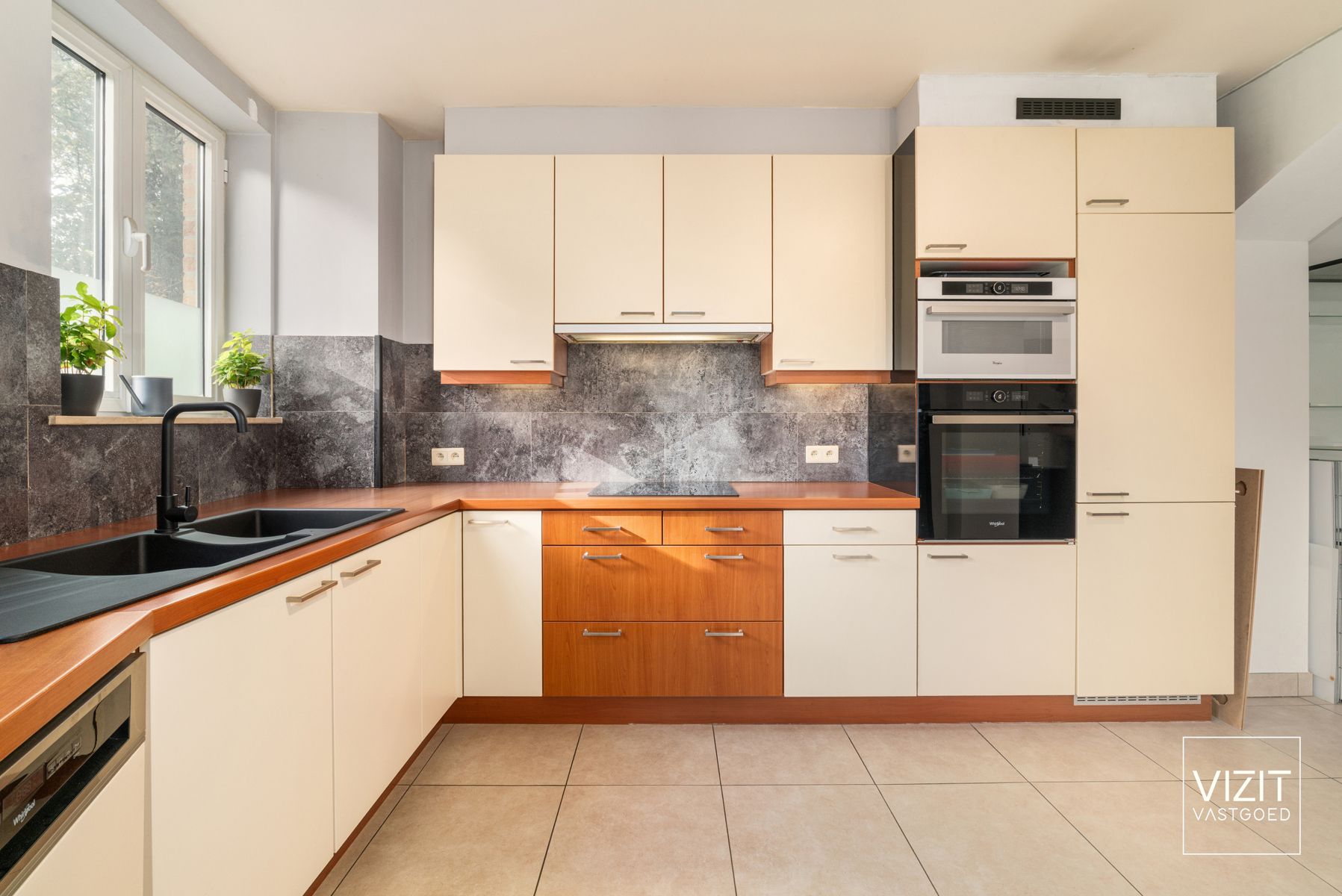 Gelijkvloersappartement met tuin in prachtig Art-deco gebouw foto 5