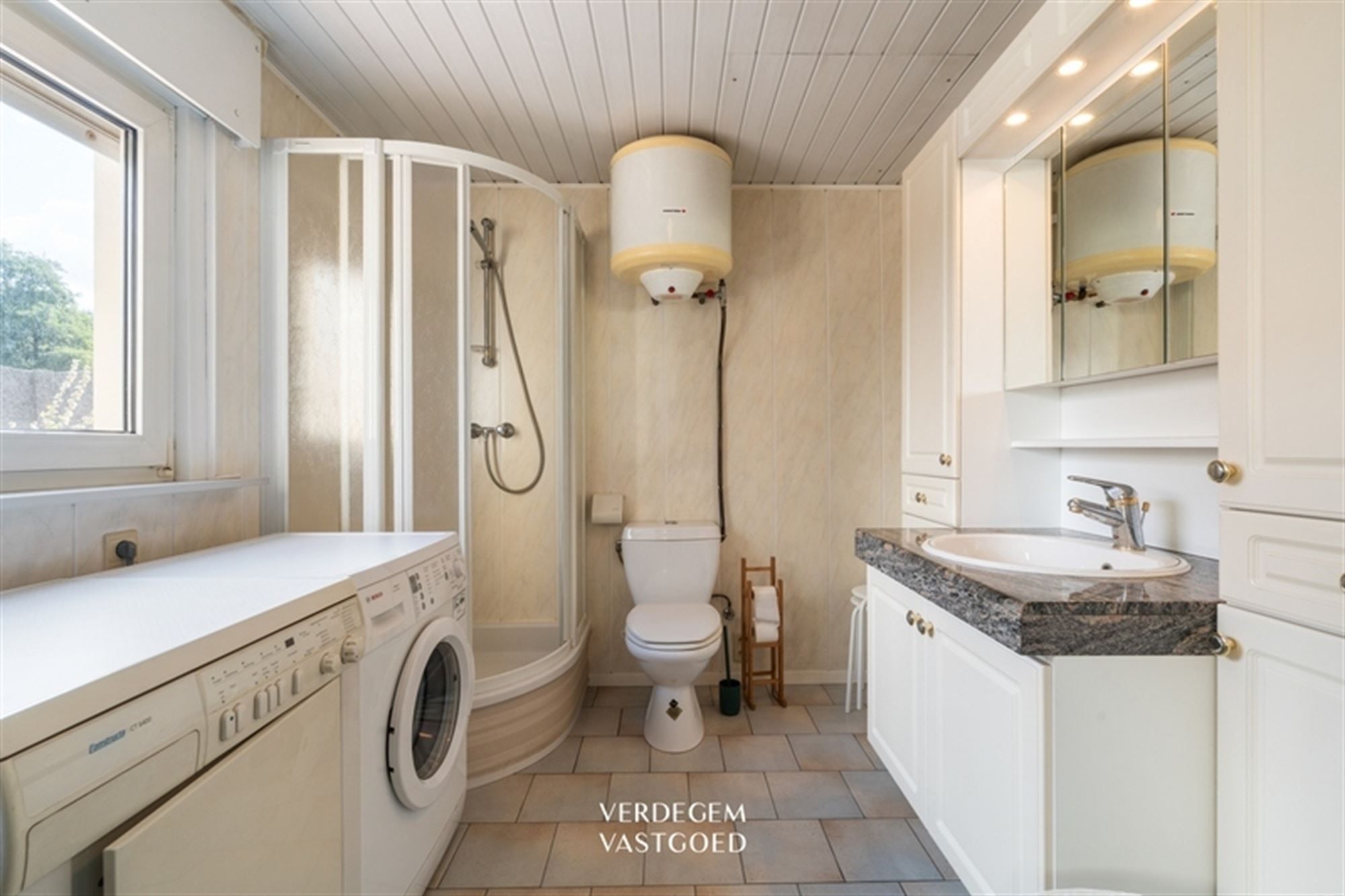 Woning met 2+1 slaapkamers, grote garage en tuin foto 9