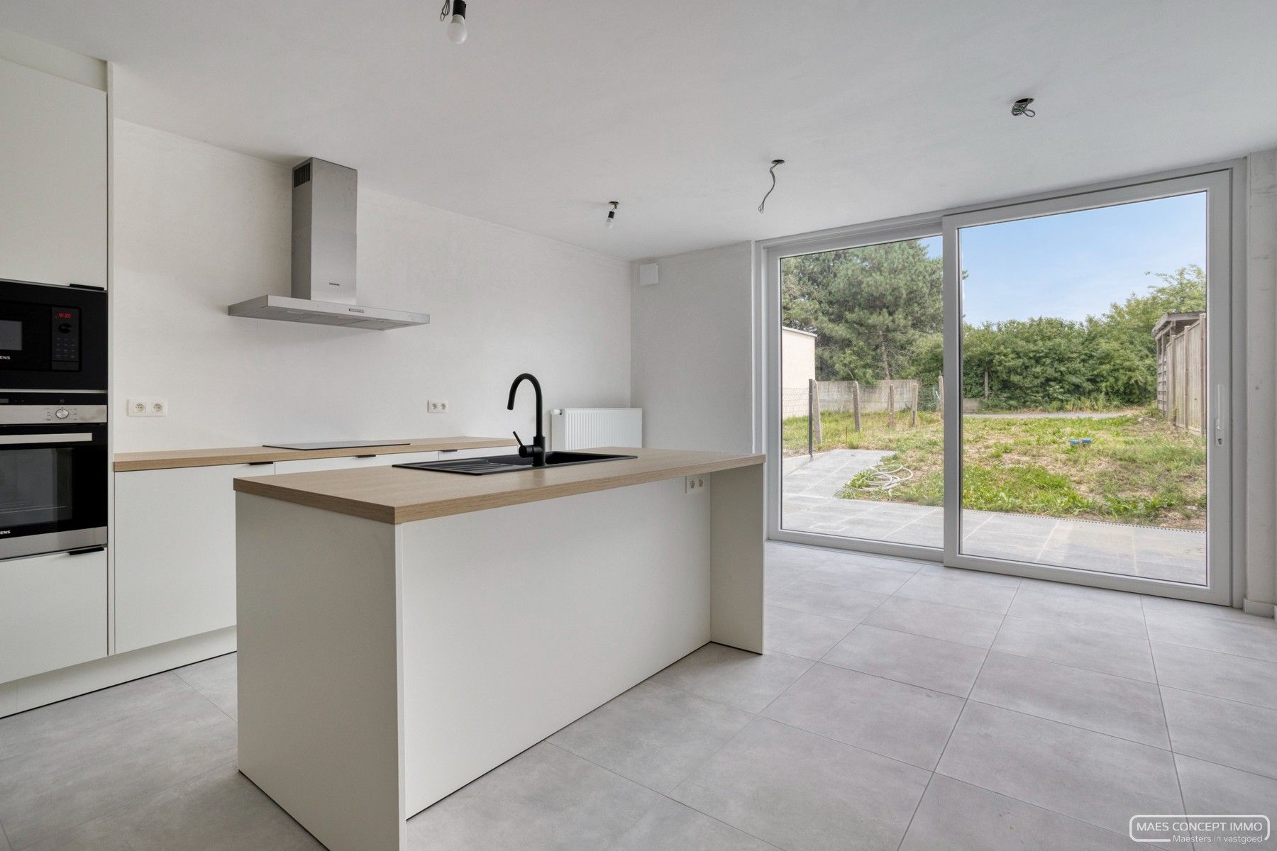 Gerenoveerde woning te koop te Vichte met uitweg foto 3