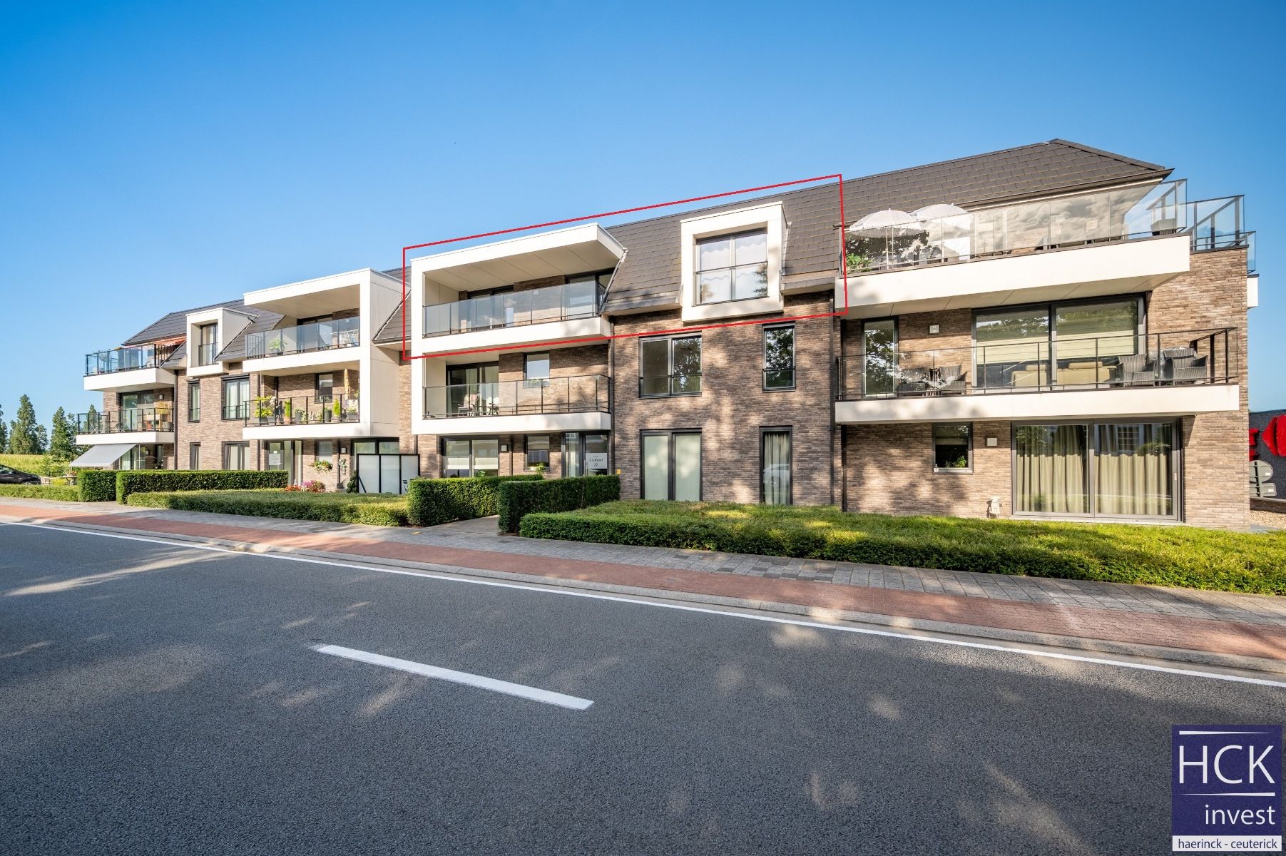 KRUISHOUTEM - Prachtig appartement met groot terras + garagebox foto 2