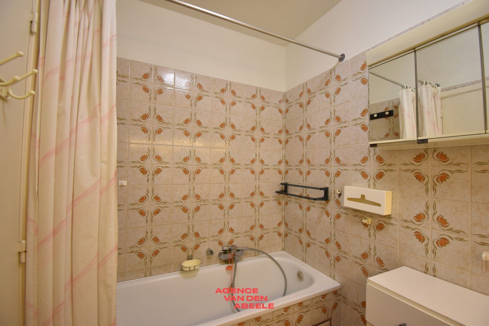 Ruim appartement op toplocatie nabij centrum Brugge. foto 9