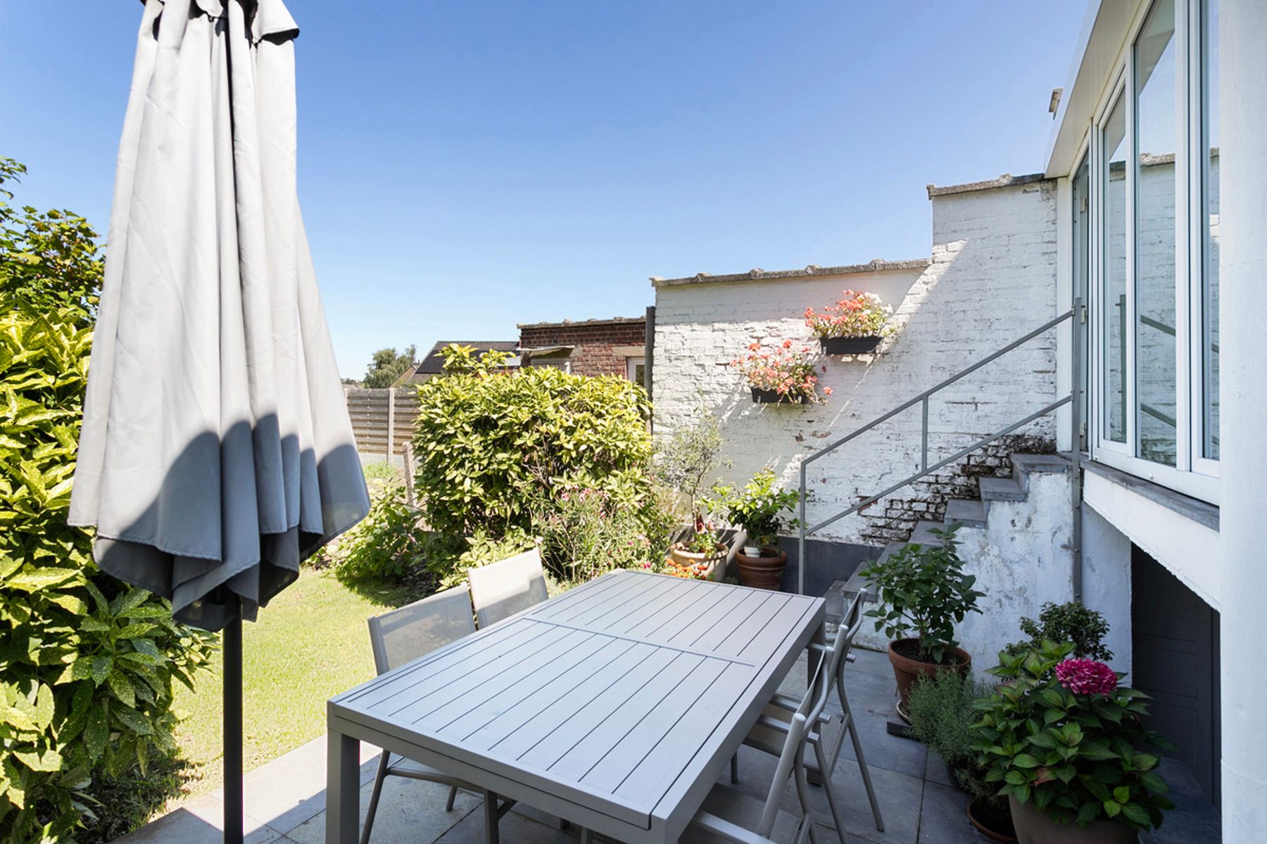 Mooie burgerwoning met tuin ! foto 31