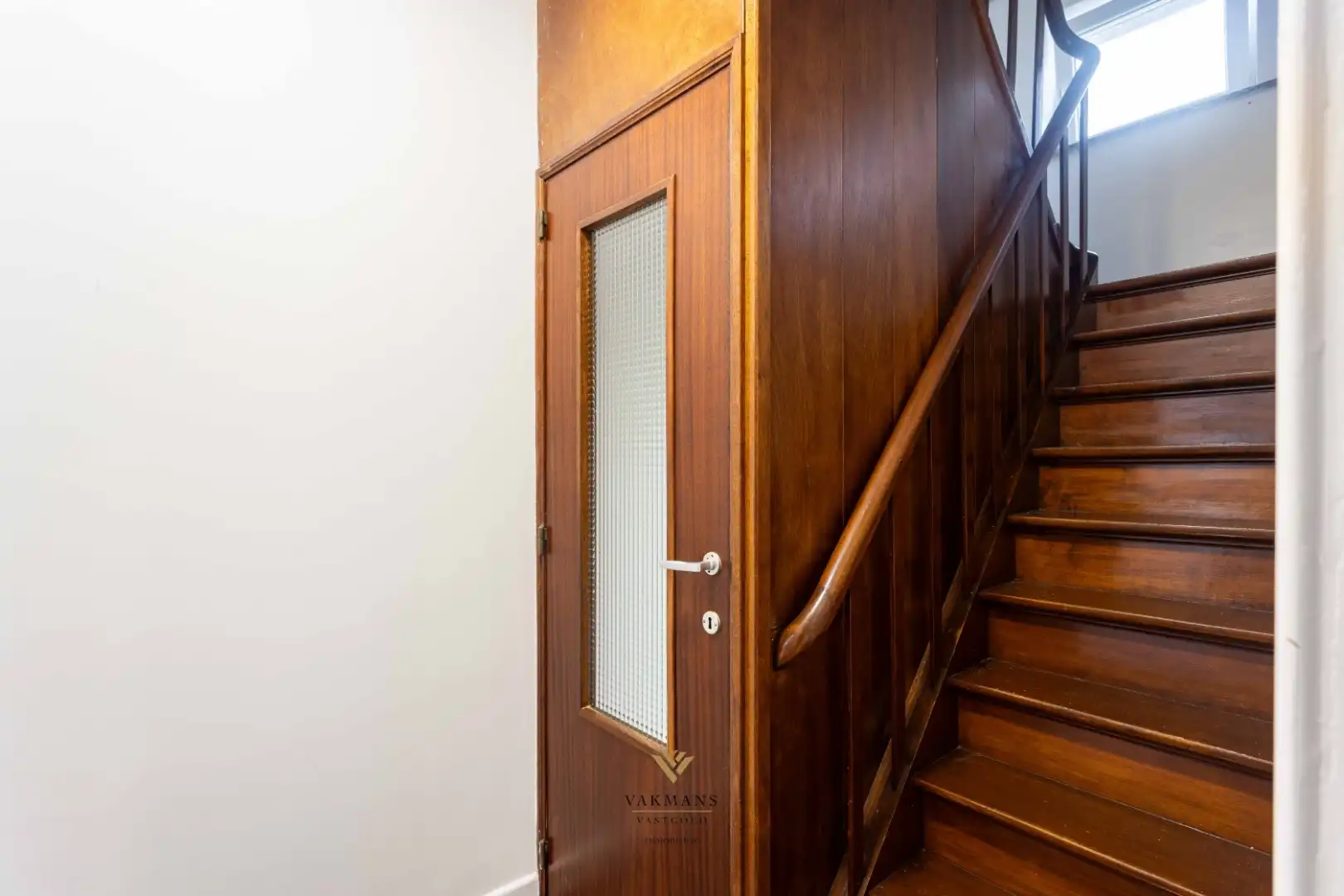 Ruime woning met 4 slaapkamers op rustige locatie foto 24