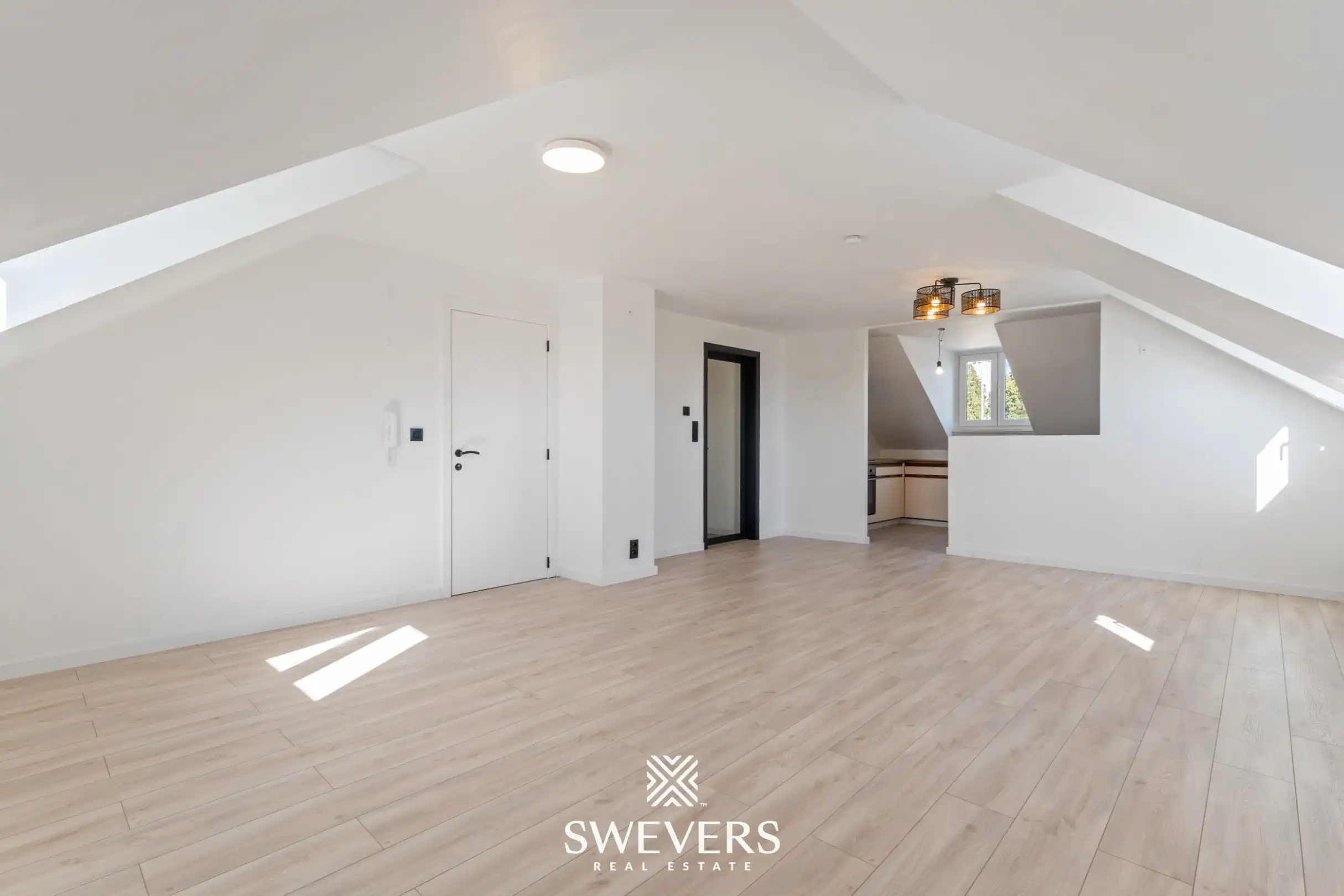 Instapklaar appartement met 2 slaapkamers en garagebox in Koersel  foto 4