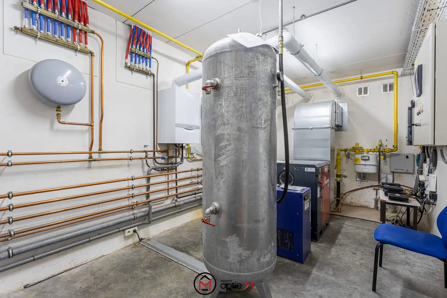 Industriepand te koop in Dilsen-Stokkem (Rotem) – ruime ateliers, kantoren en uitstekende bereikbaarheid foto 6