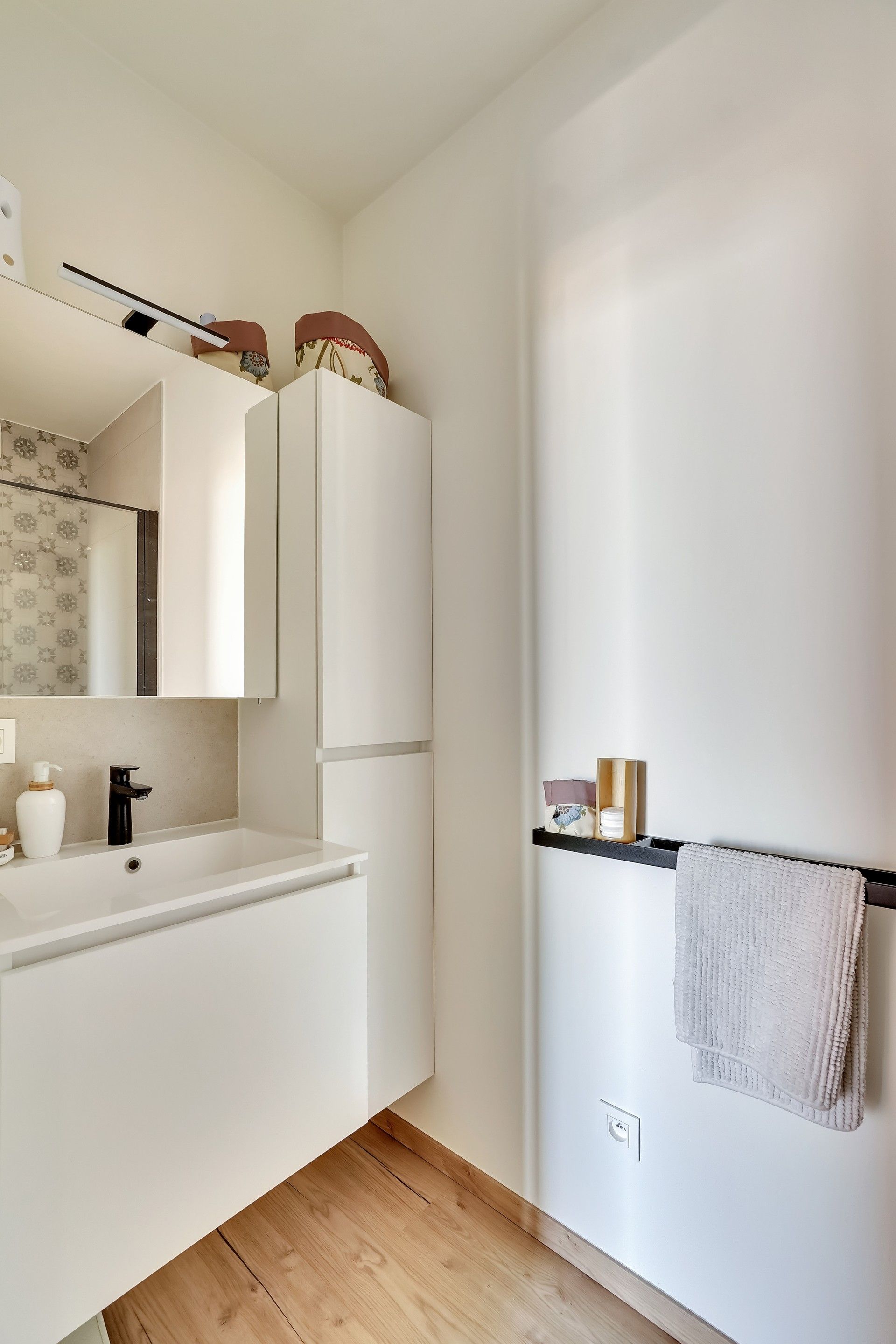 Trendy 2 slaapkamer appartement met prachtig terras en gemeenschappelijke binnentuin in hartje Hasselt. foto 8
