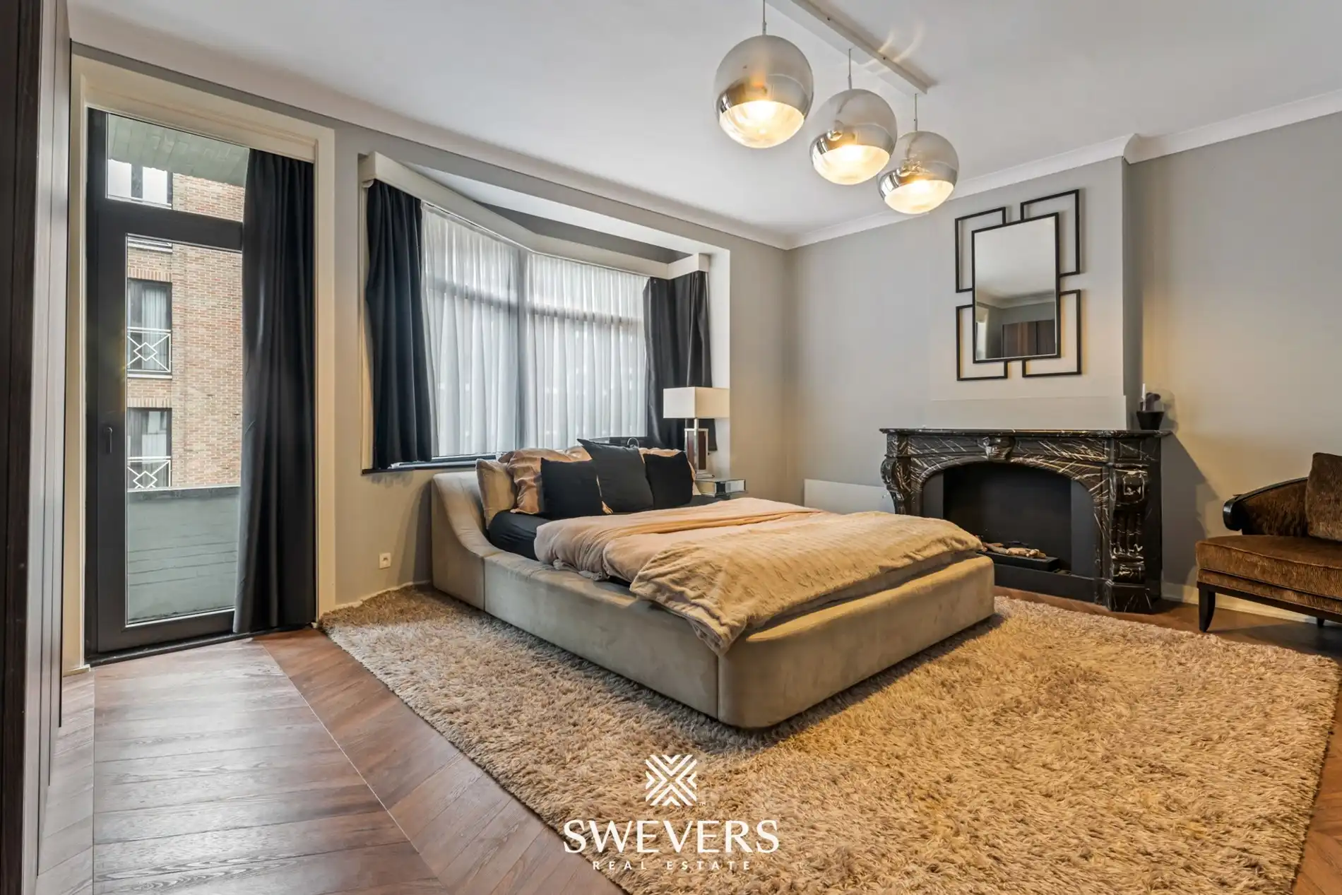 Exclusief gerenoveerde stadswoning met garage en drie terrassen in hartje Hasselt foto 19