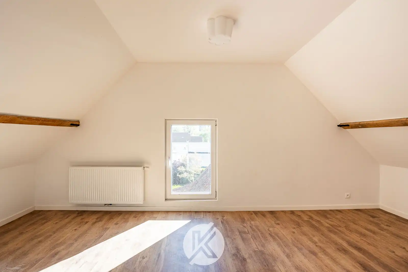 Gerenoveerde woning in een rustige straat foto 23