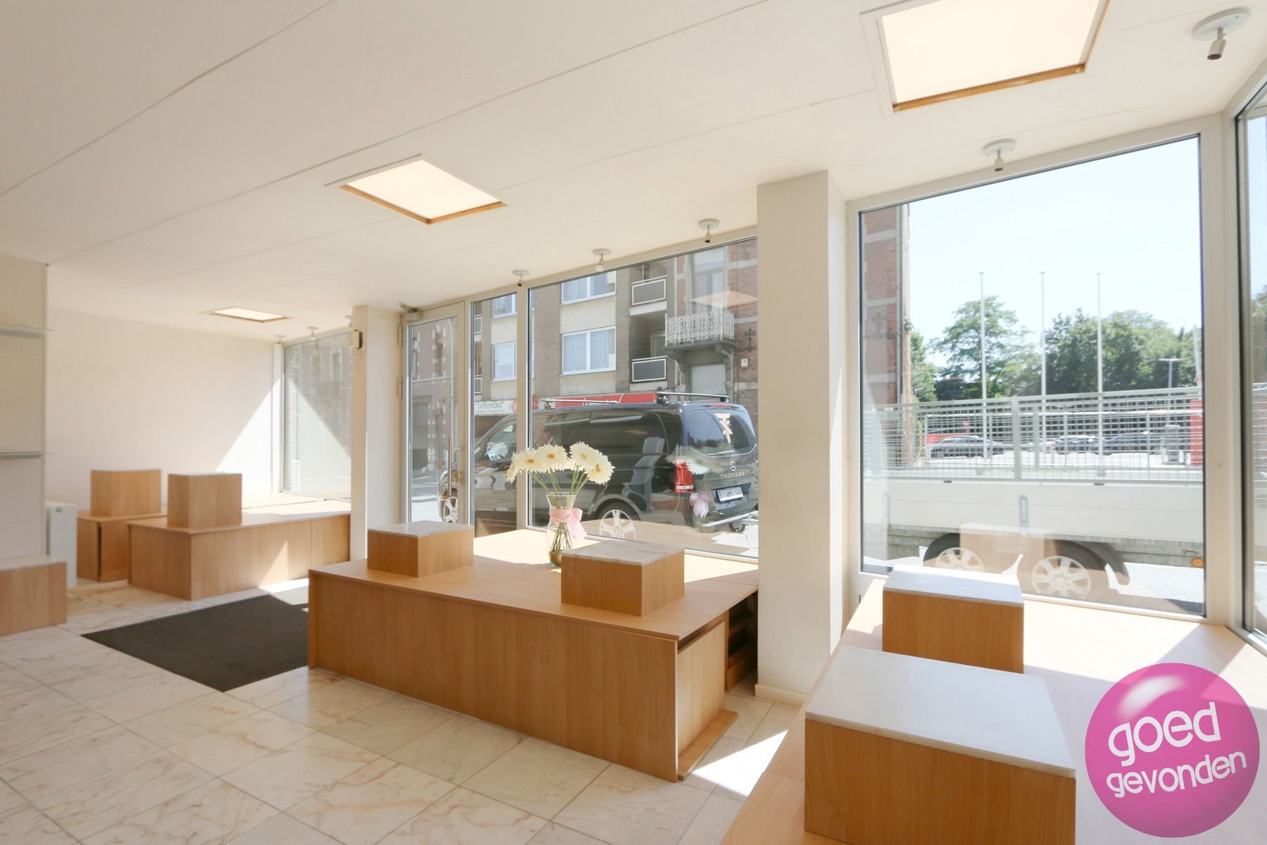 UITZONDERLIJK WINKELPAND + ATELIER + ONDERGRONDSE PARKINGS  foto 5