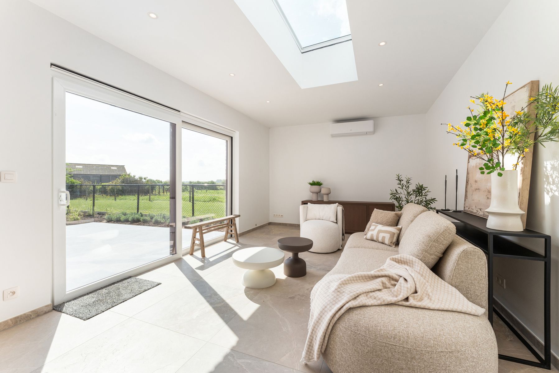 Gerenoveerde woning | 3 slpk | uniek zicht over de velden foto 3