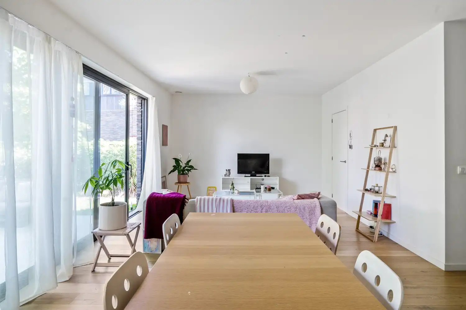 Energiezuinige woning met 3 slpkrs, 2 badkrs, terras en tuin te Kessel foto 4