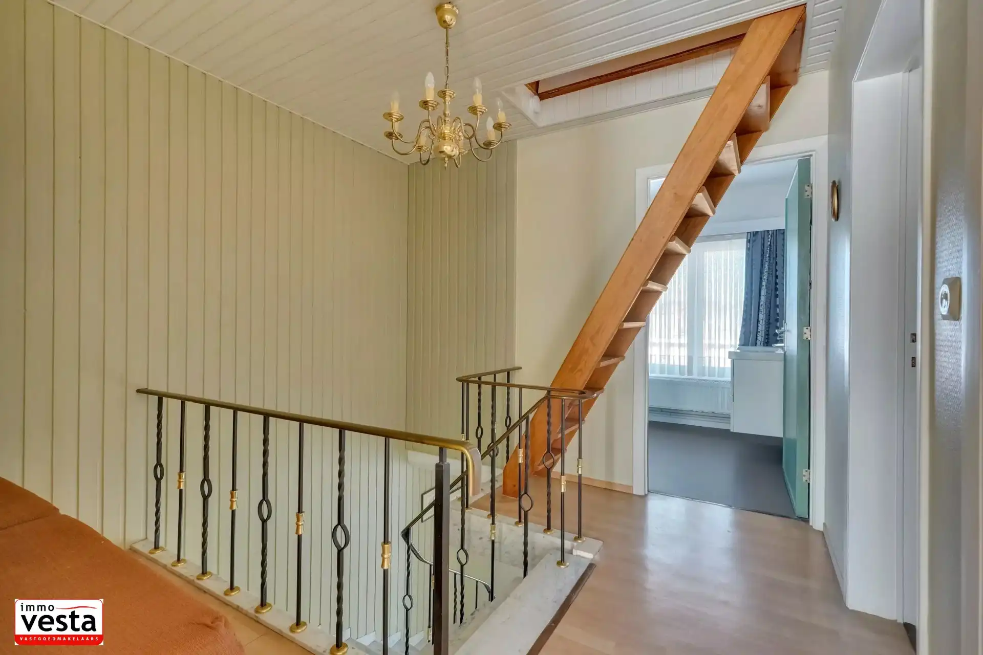 Ruime gezinswoning met 4 slaapkamers foto 12