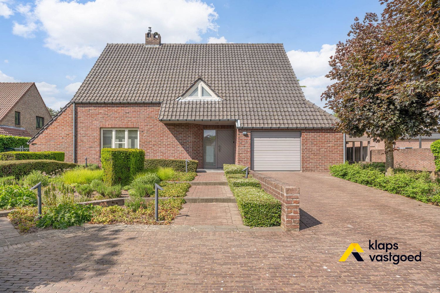 Uitzonderlijk mooie villa op 2.114 M2 in Kinrooi. foto 2