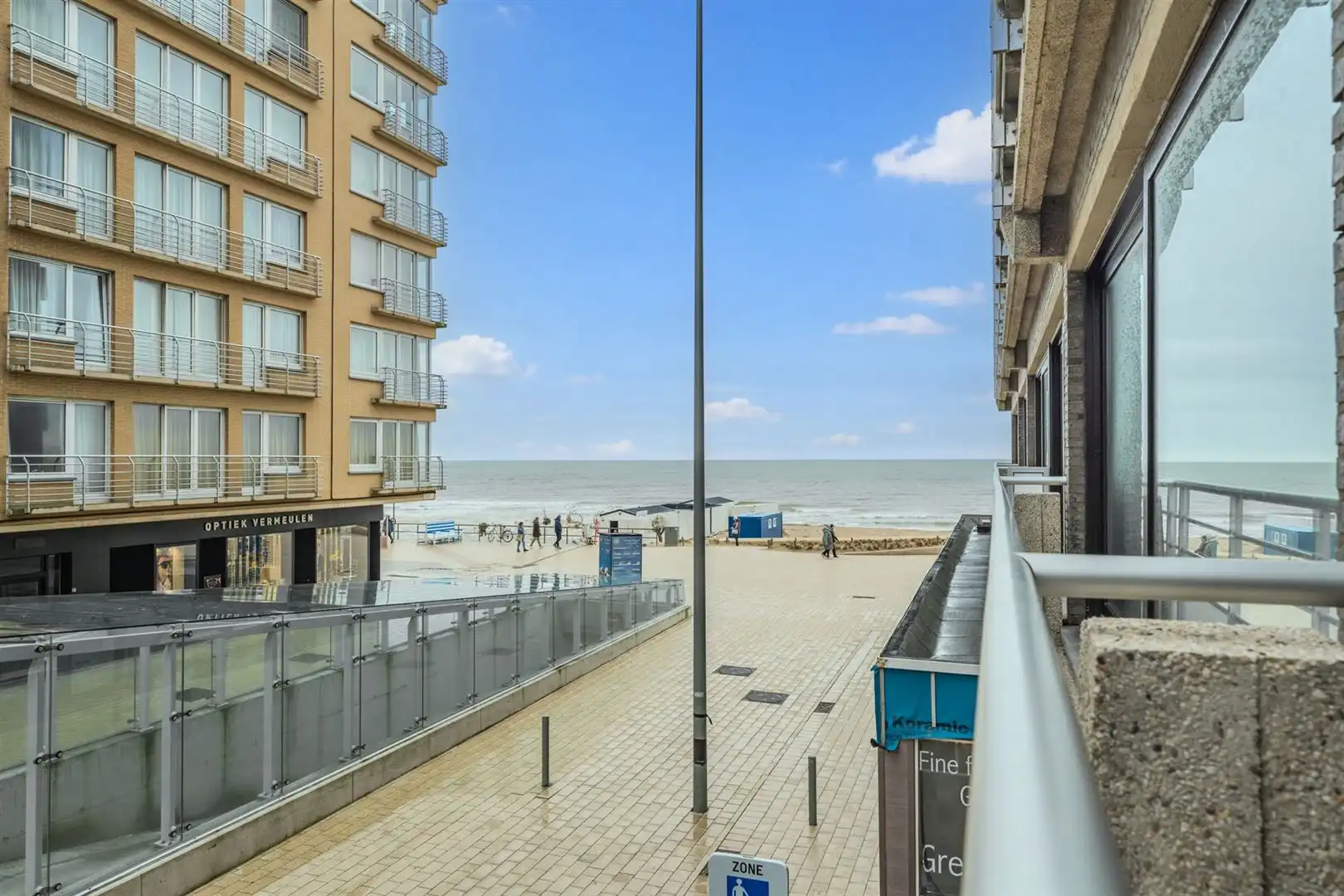 studio met lateraal zeezicht foto 24