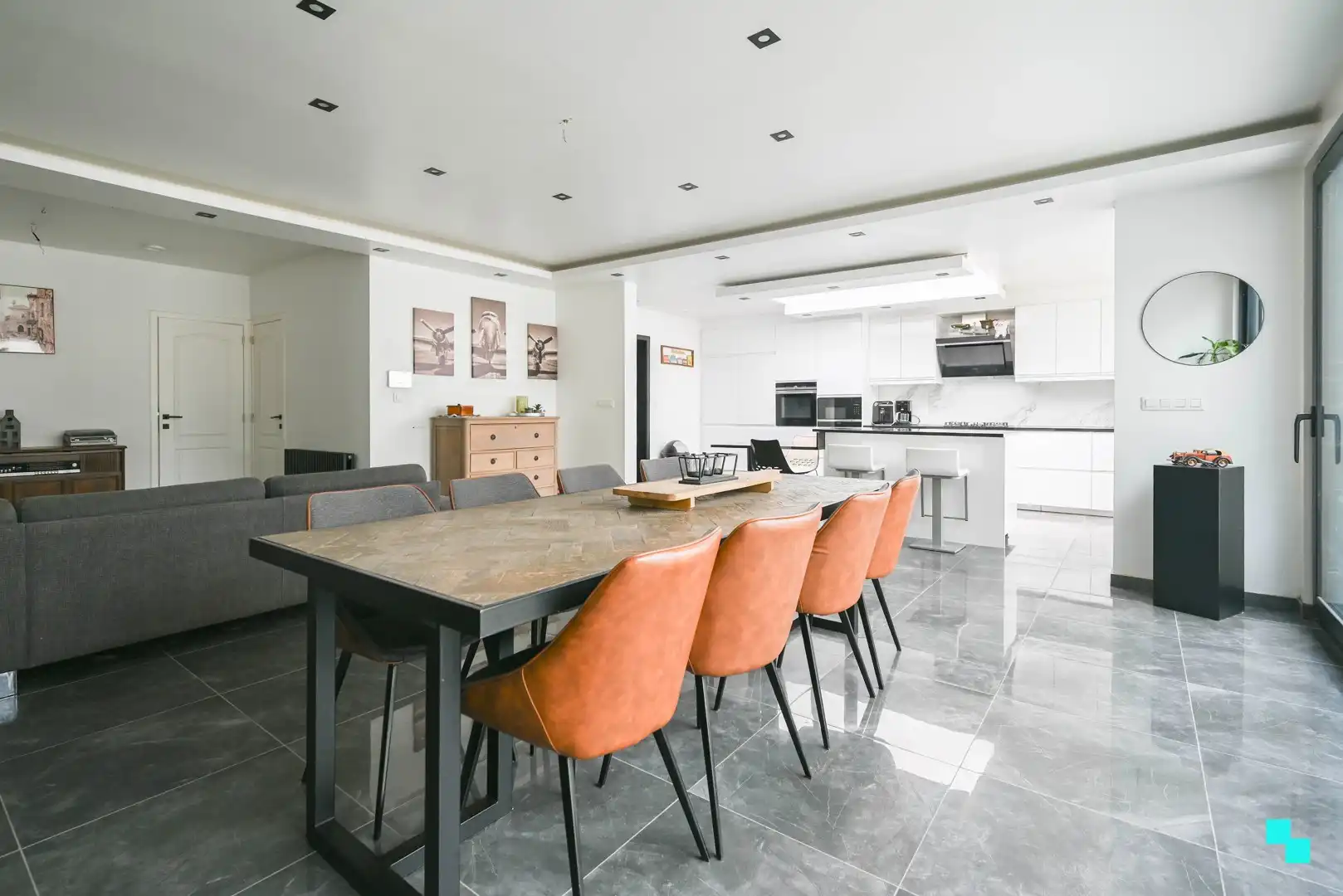 Ruime woning nabij centrum Bissegem foto 8