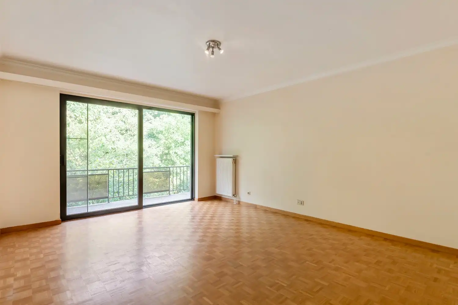 Ruim en lichtrijk appartement (ca. 145 m²) met uitzicht op de stadsvesten van Lier. foto 10
