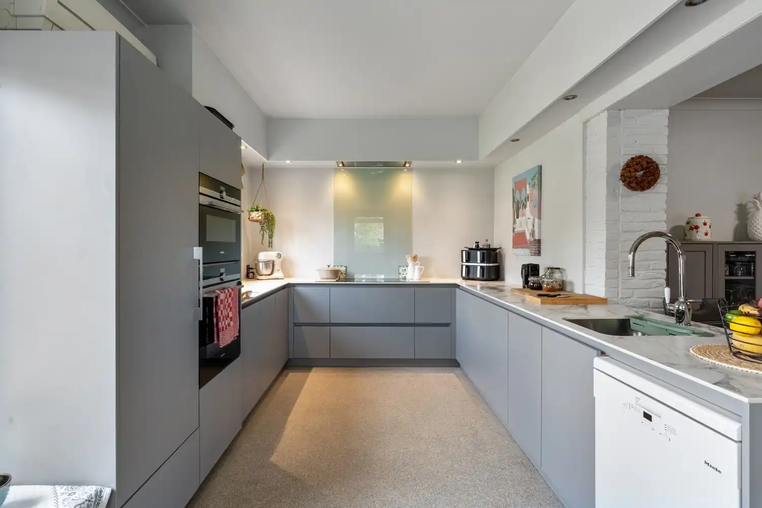 Rustig gelegen open bebouwing met 4 slaapkamers, ruime tuin en garage in Sint-Truiden. foto 4