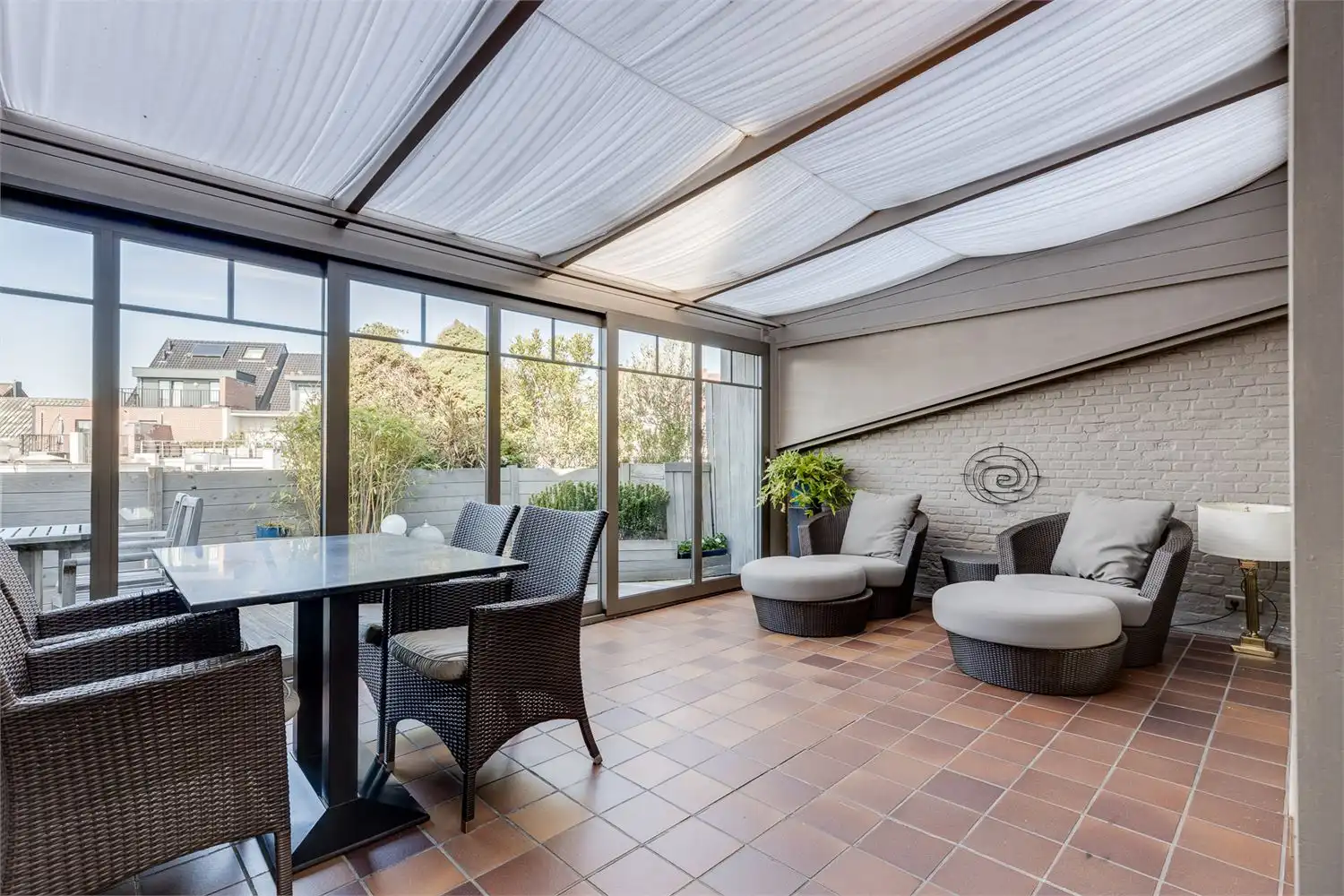 Ruime woning met (mogelijkheid tot) handelsgelijkvloers foto 6