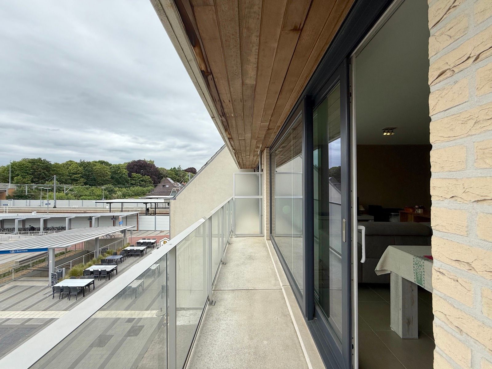 Instapklaar appartement met 2 slaapkamers en terras foto 18