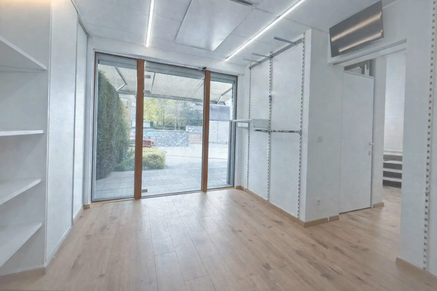 Handelsruimte met prachtige woning te koop in Roeselare! foto 6