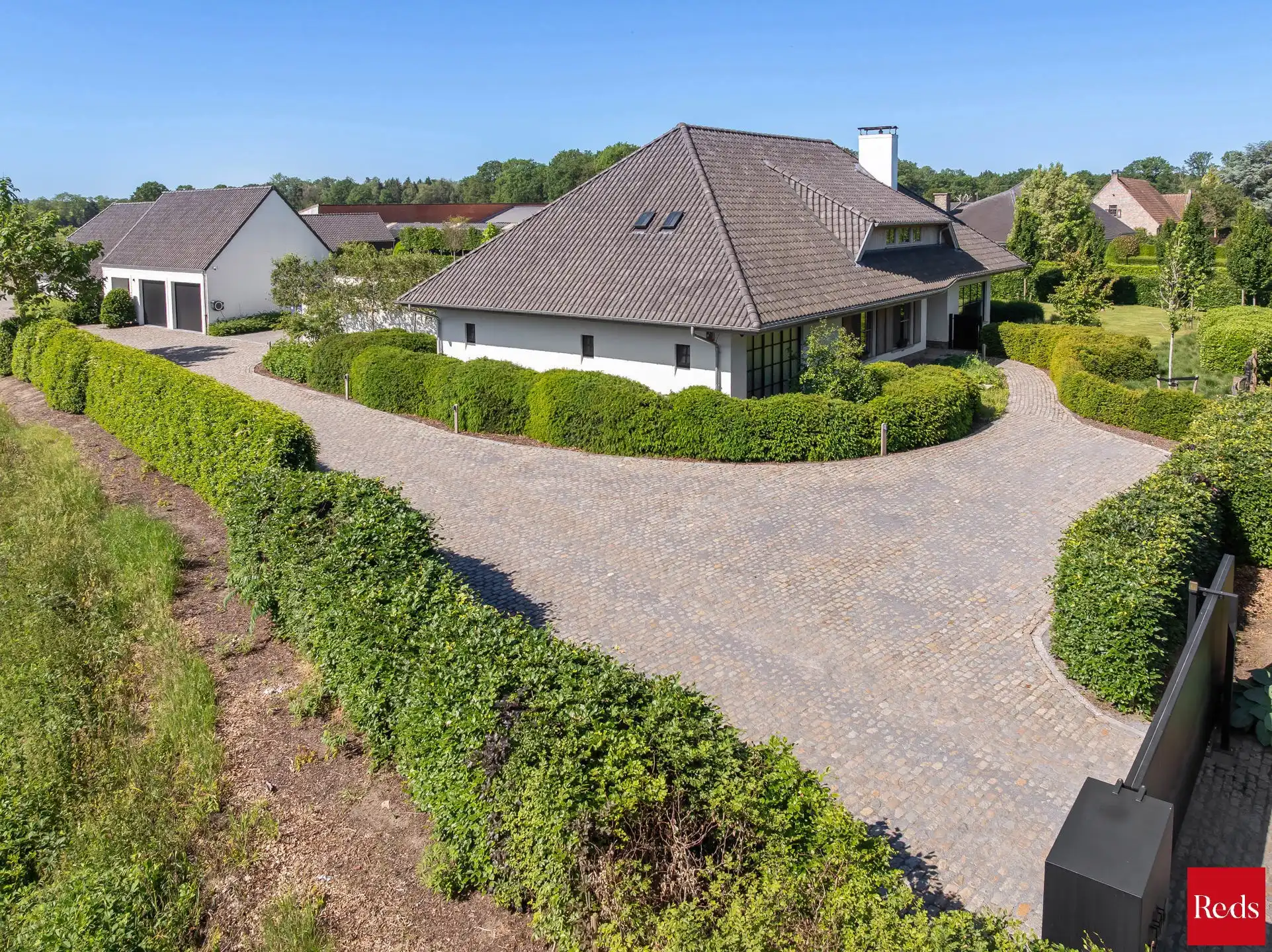 Luxueuze villa met bijgebouw en mogelijkheid tot aankoop achtergelegen weilanden.  foto 27