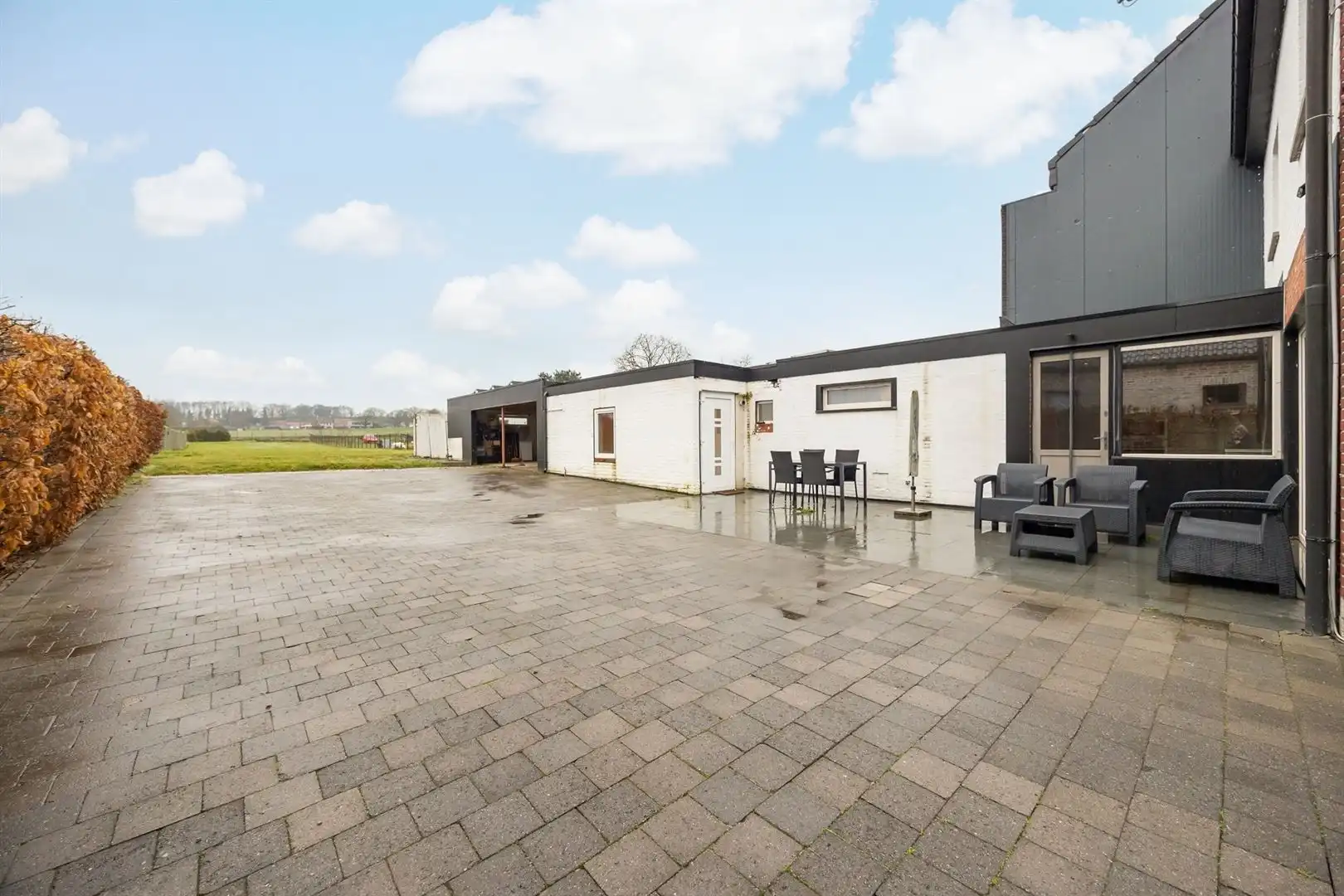 Een ruime halfopenbebouwing op 2000m2 foto 23