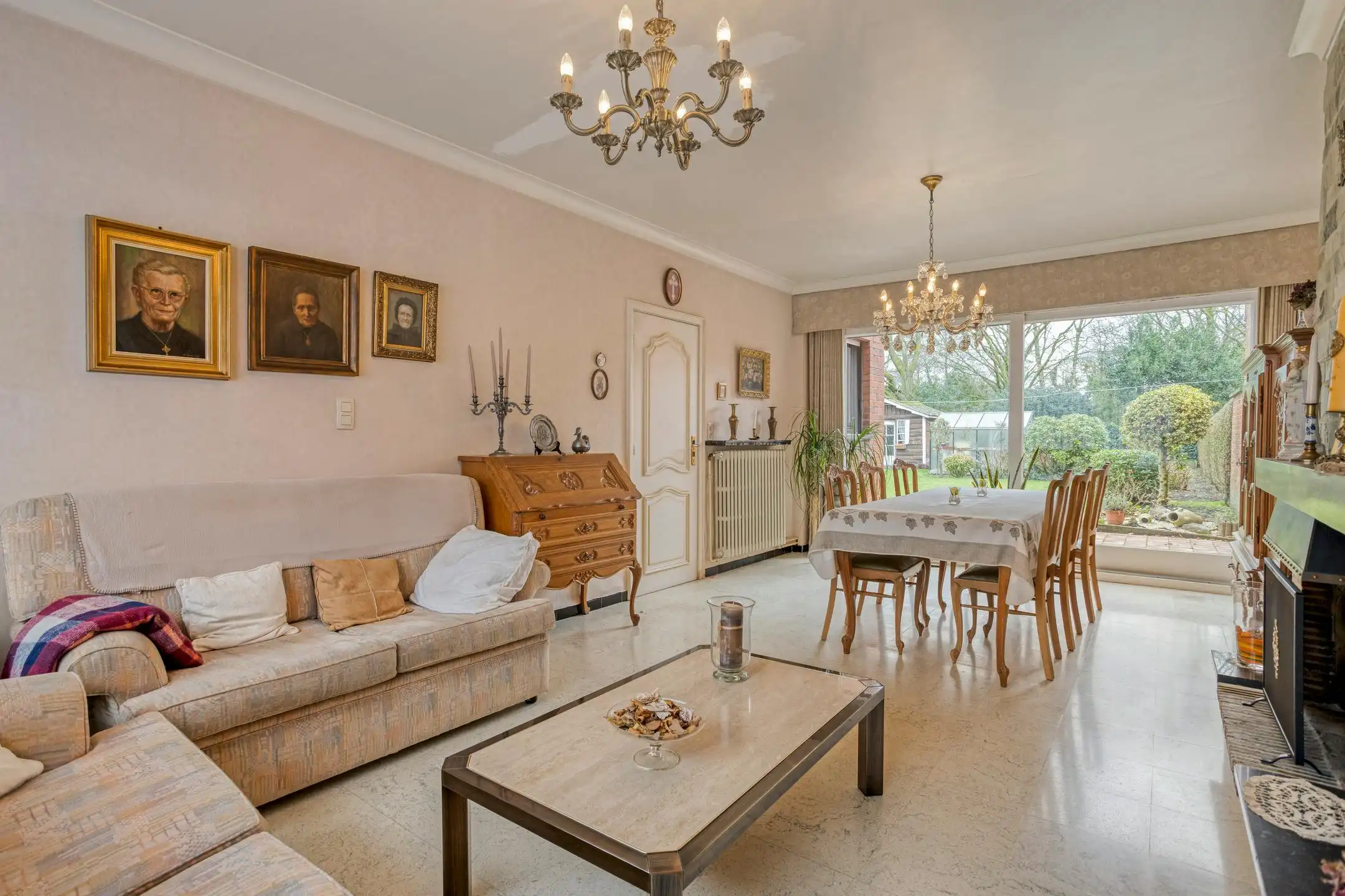 Ruim huis met 4 slaapkamers nabij het centrum van Izegem. foto 4